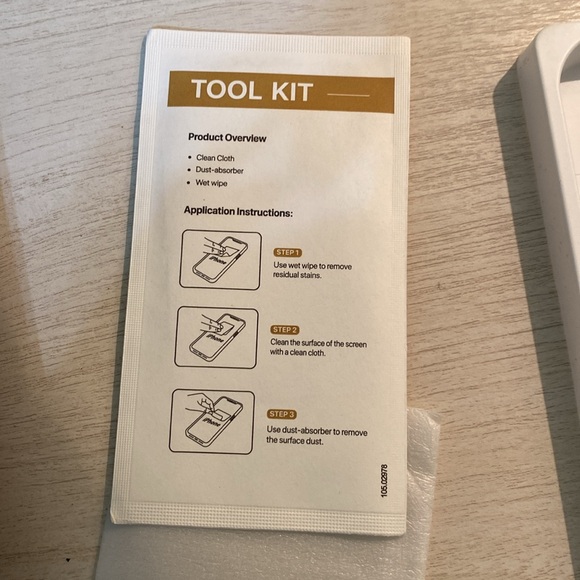 iPhone 13 6.1 case with tool kit and clear screen protector - Picture 6 of 6